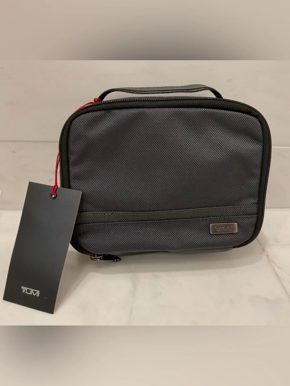 NEW TUMI Zippered CUBE TRAVEL POUCH - Cosmetic Bag - SEAL GRAY